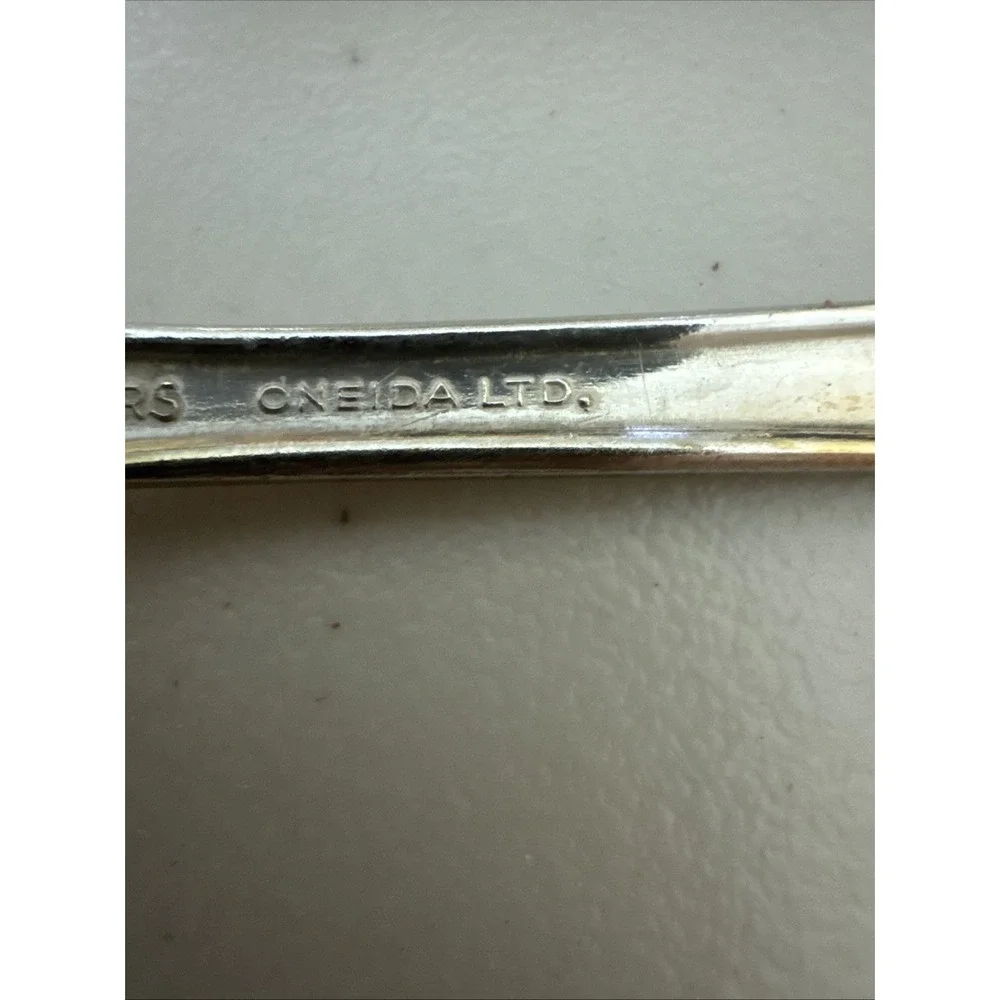 Oneida VANESSA FRANCESCA 4 Dinner Forks Wm A Rogers Silverplate Flatware 7‎ 1/4